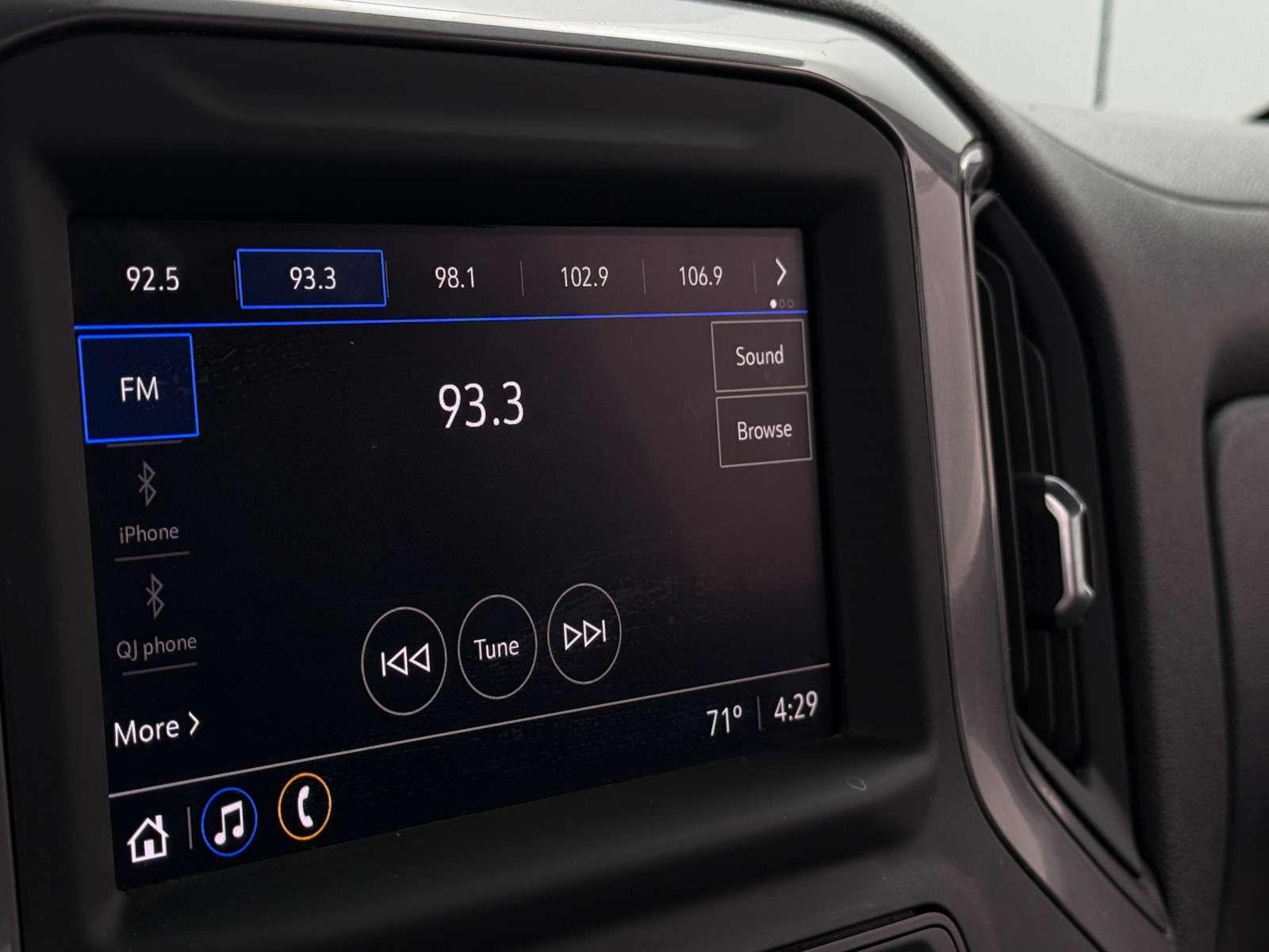 Thumbnail: 2023 Chevrolet Silverado 1500 - 4