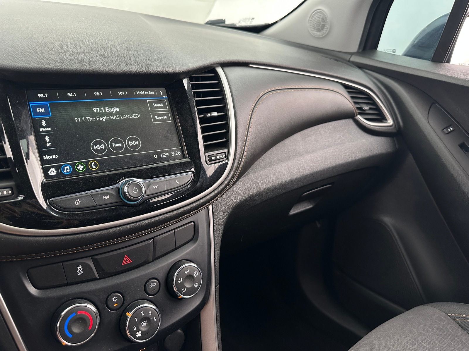 Thumbnail: 2019 Chevrolet Trax - 4