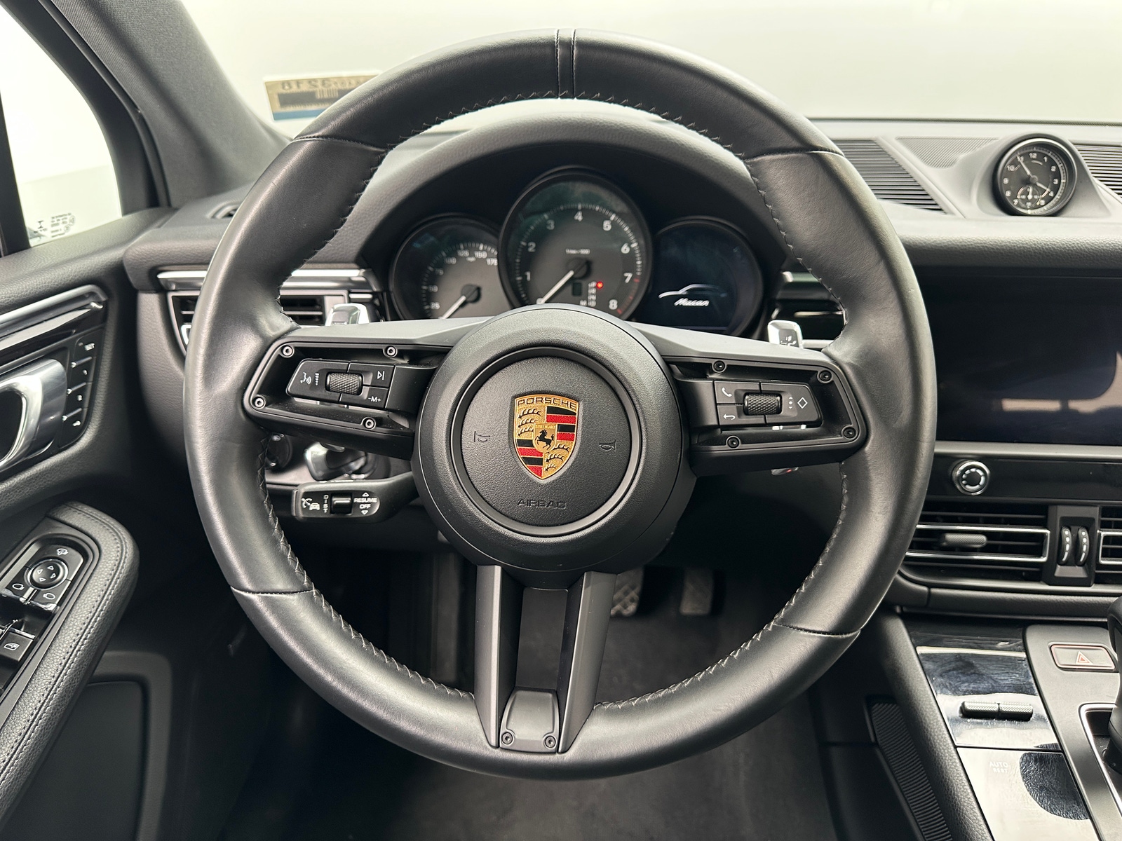 Thumbnail: 2023 Porsche Macan - 5