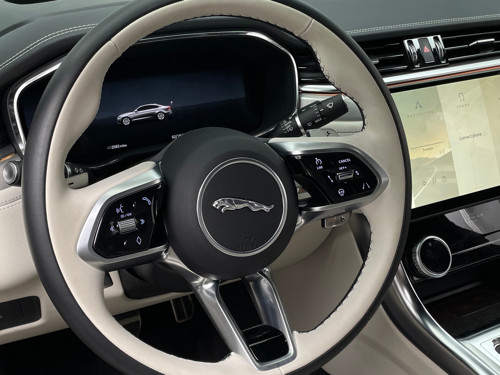 Thumbnail: 2024 Jaguar XF - 4