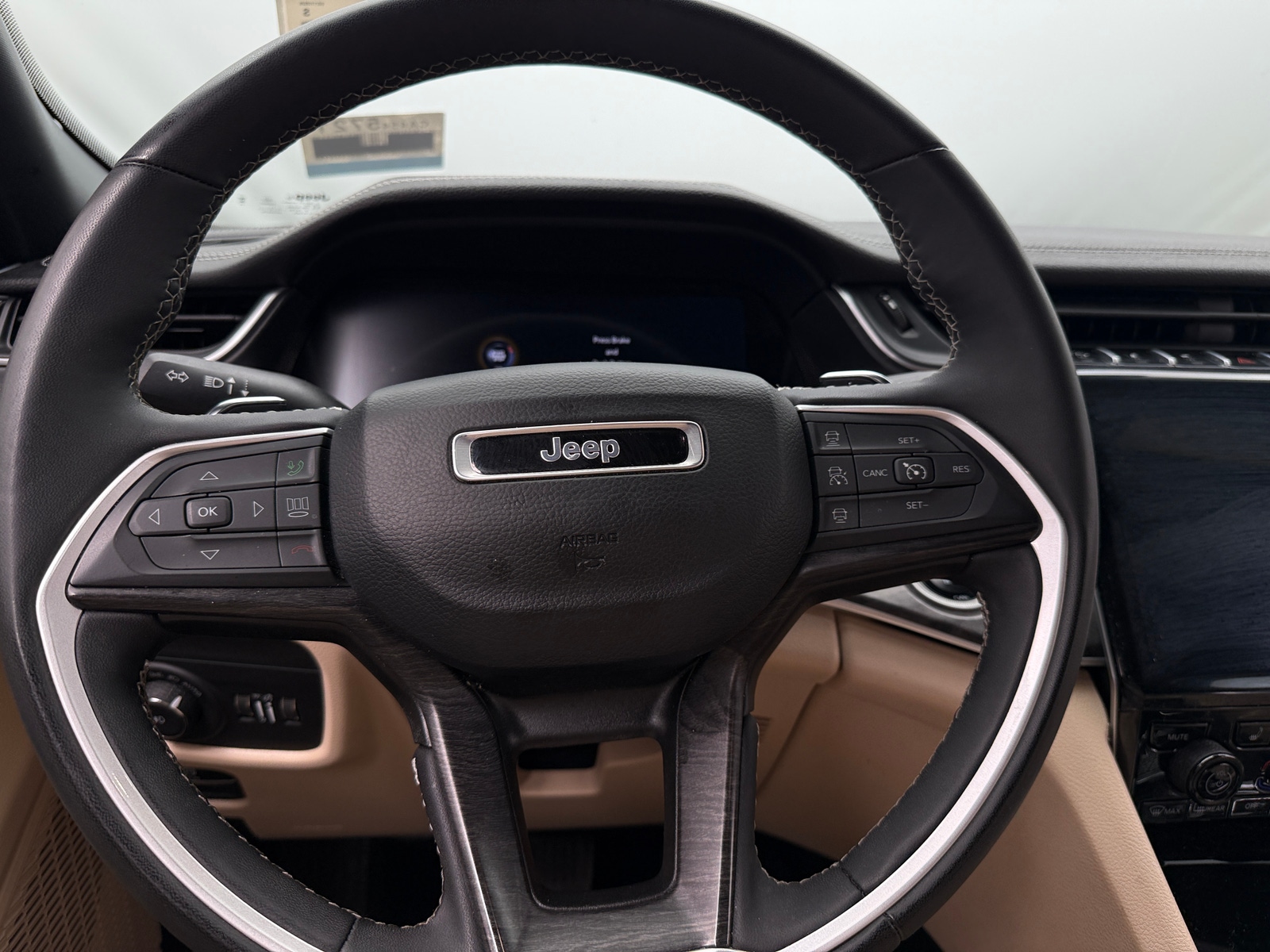 Thumbnail: 2024 Jeep Grand Cherokee - 4