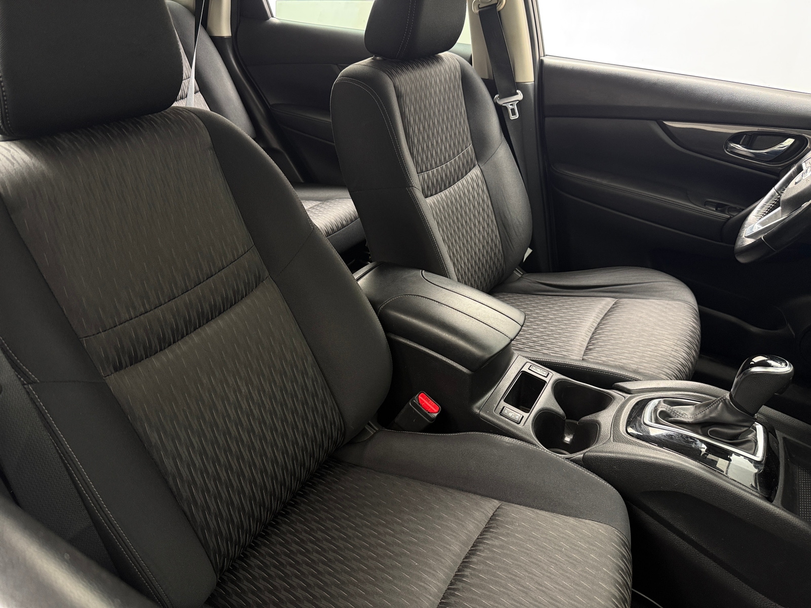 Thumbnail: 2019 Nissan Rogue - 2