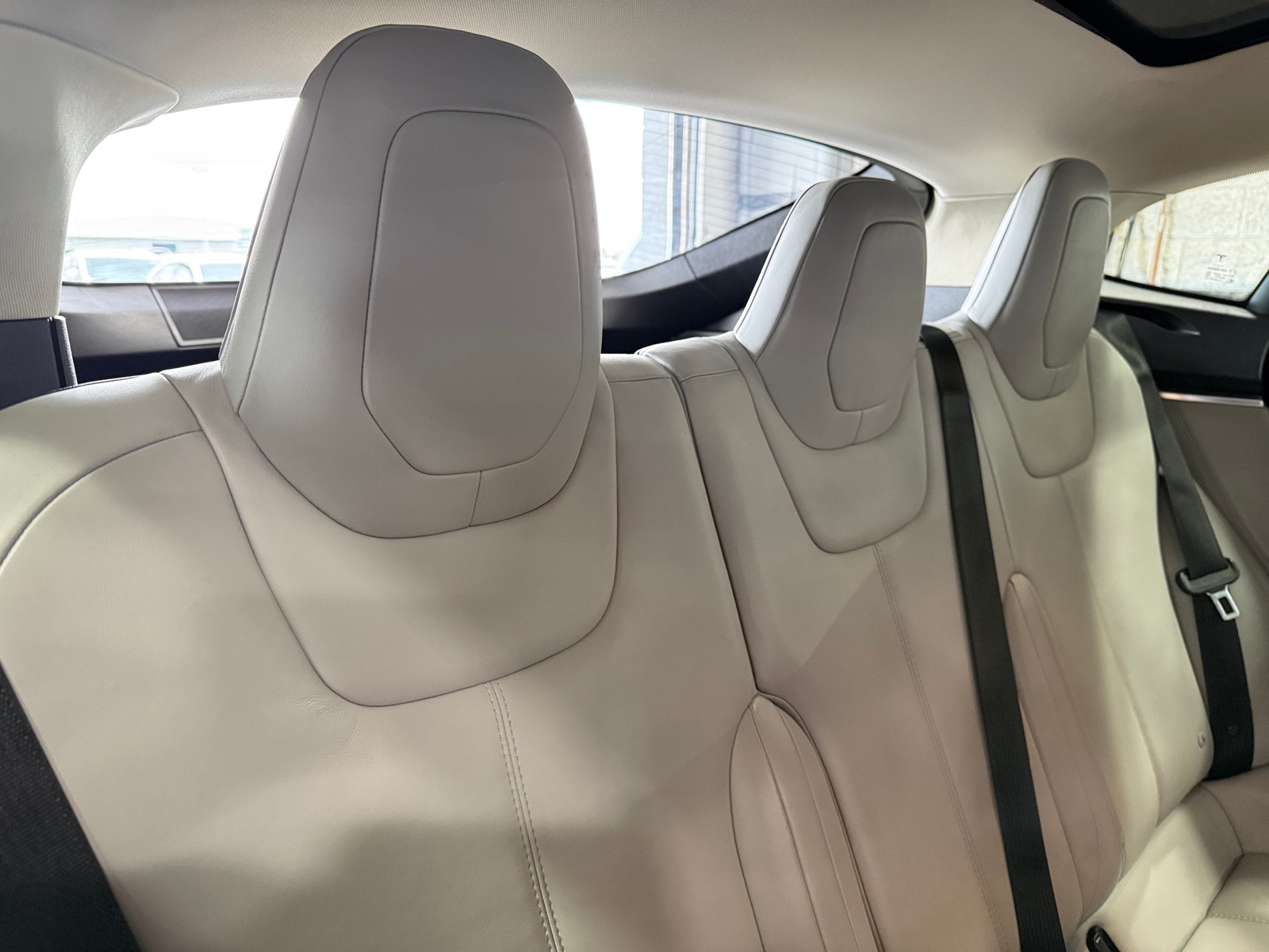 Thumbnail: 2014 Tesla Model S - 5