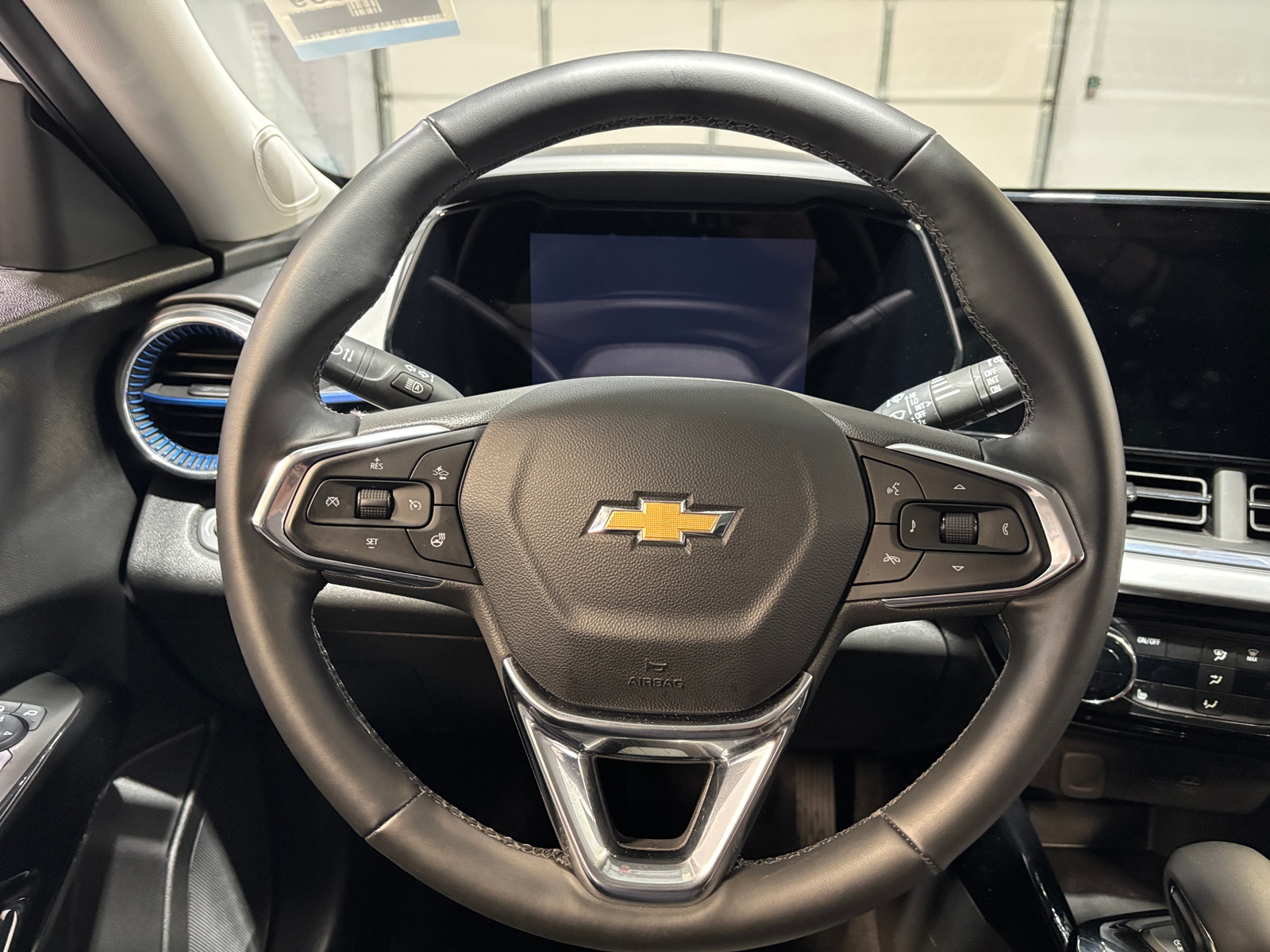 Thumbnail: 2025 Chevrolet Trax - 5