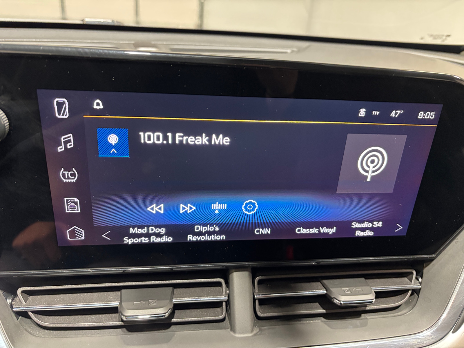 Thumbnail: 2025 Chevrolet Trax - 4