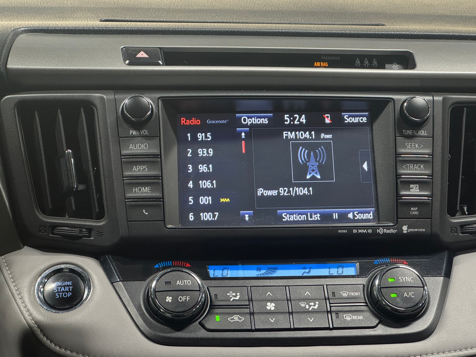 Thumbnail: 2017 Toyota RAV4 - 4