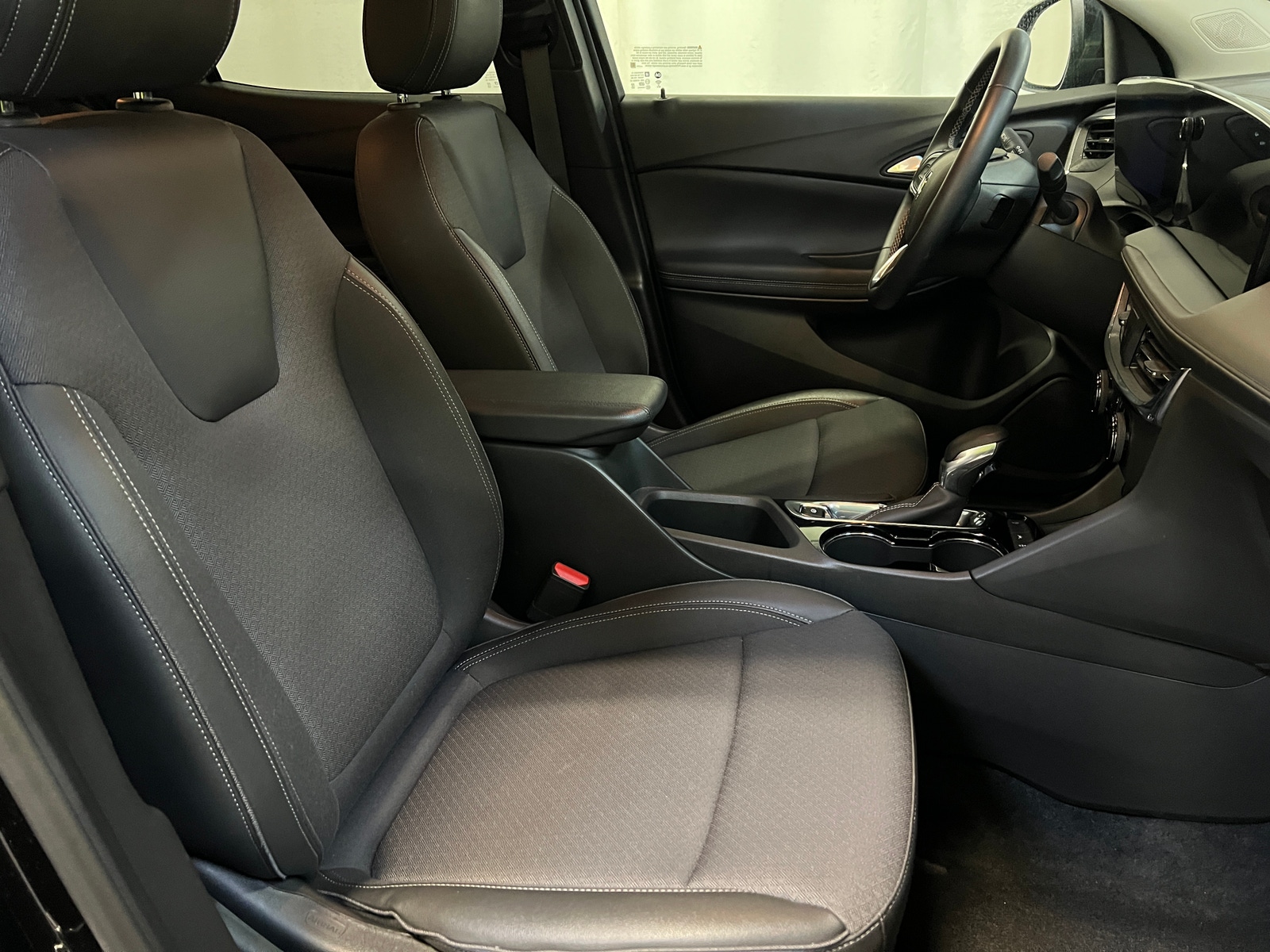 Thumbnail: 2025 Buick Encore GX - 2