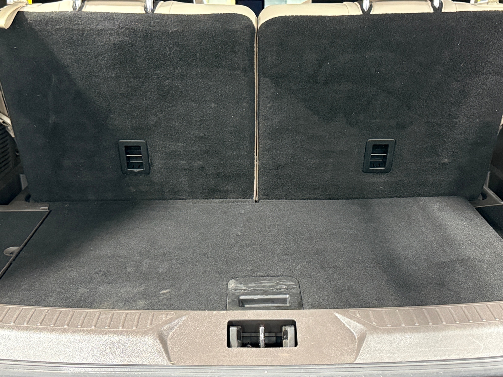 Thumbnail: 2021 Ford Explorer - 6