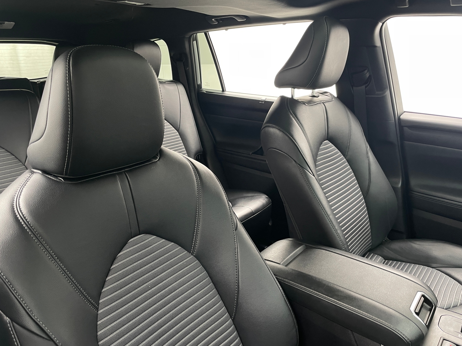 Thumbnail: 2024 Toyota Highlander - 2