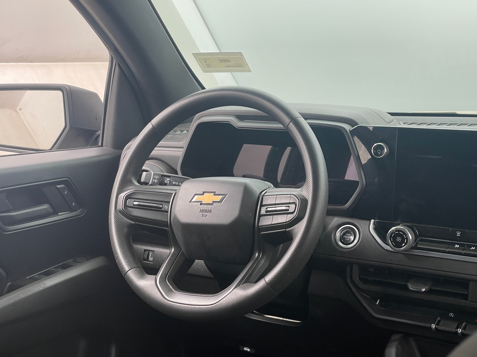 Thumbnail: 2024 Chevrolet Colorado - 5