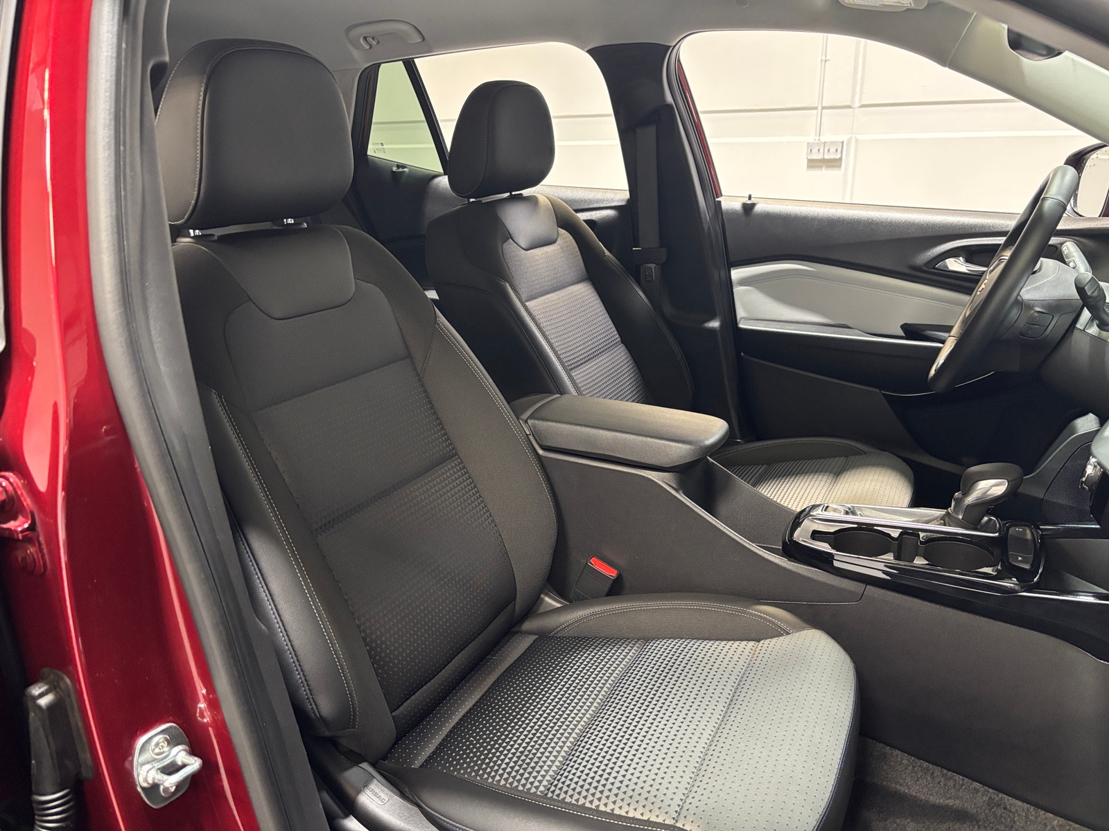 Thumbnail: 2025 Chevrolet Trax - 2