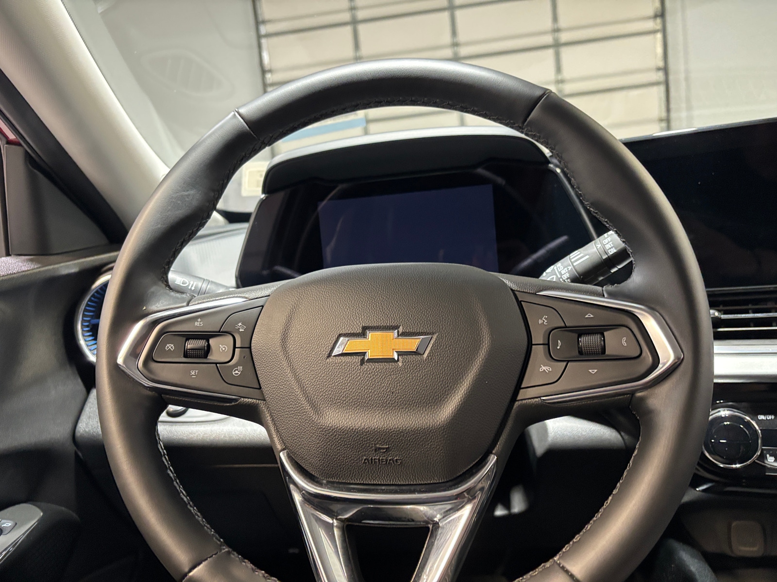 Thumbnail: 2025 Chevrolet Trax - 5