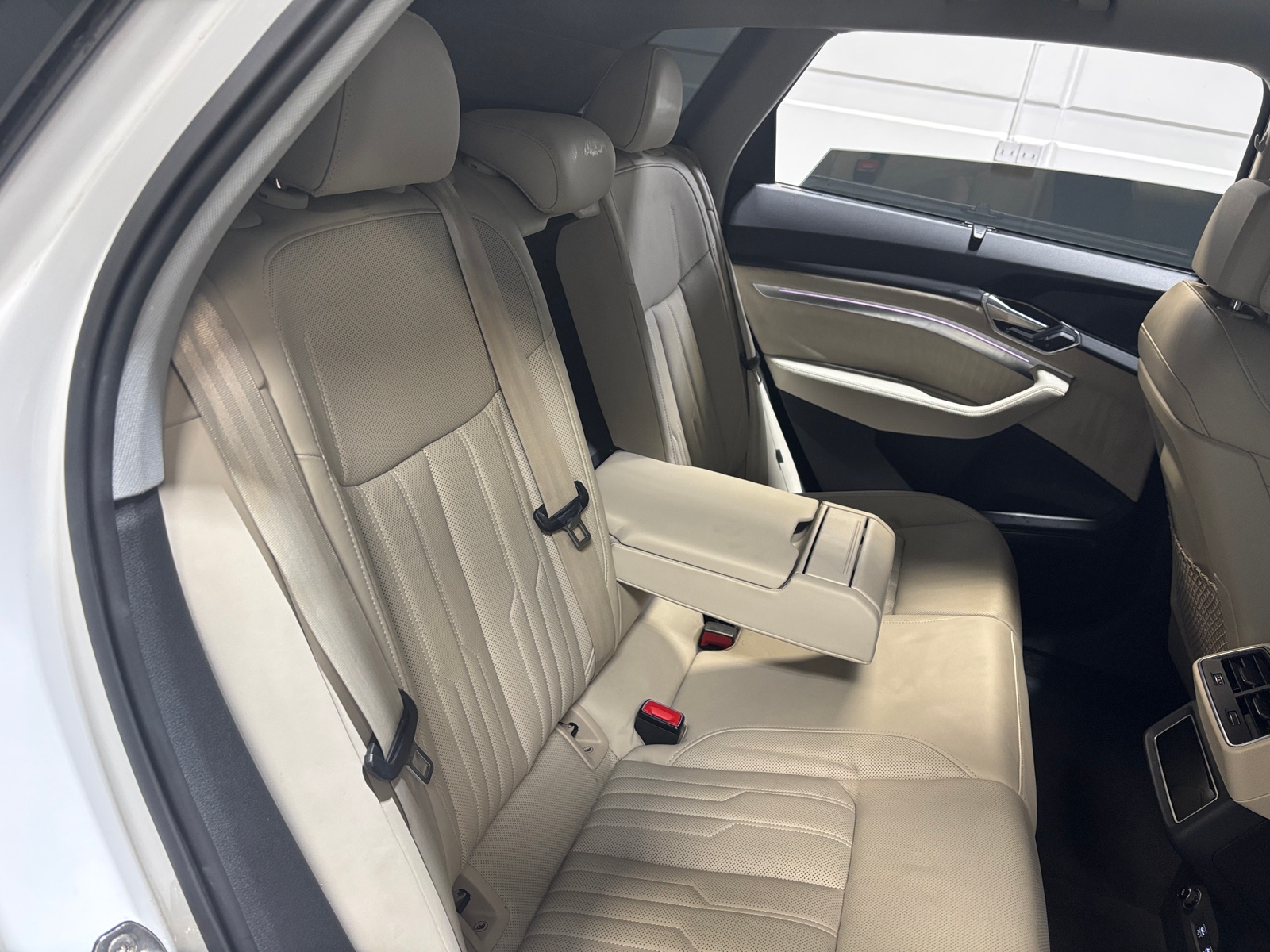 Thumbnail: 2019 Audi e-tron - 5