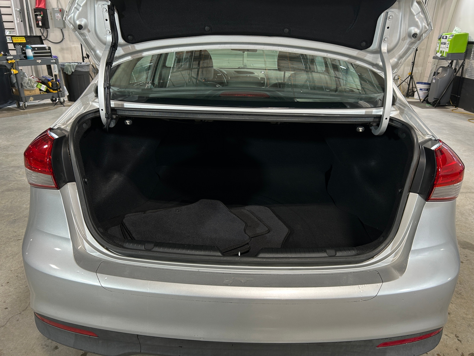 Thumbnail: 2017 Kia Forte - 7