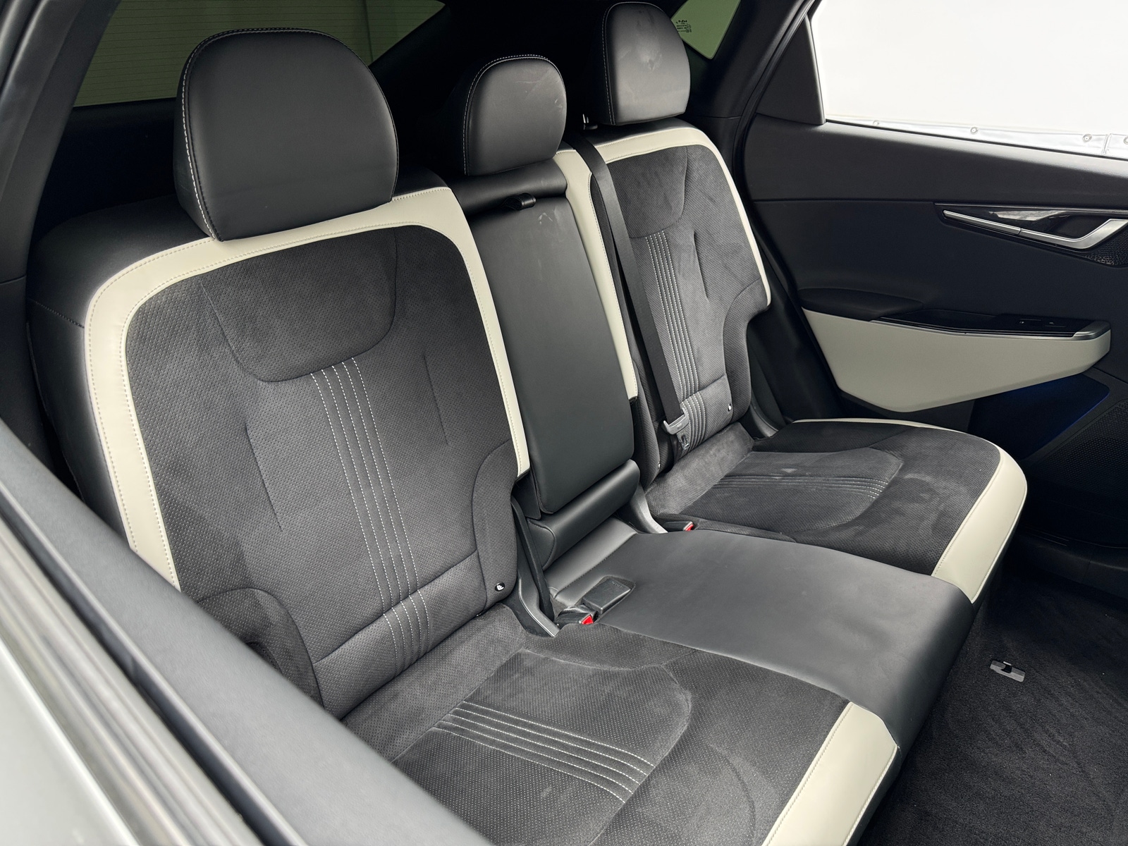 Thumbnail: 2022 Kia EV6 - 6