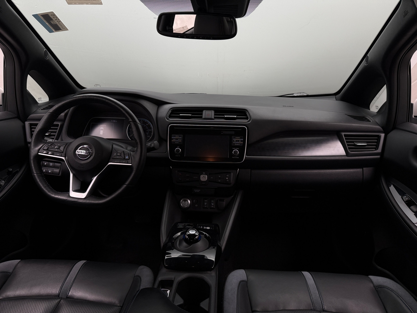 Thumbnail: 2018 Nissan Leaf - 3