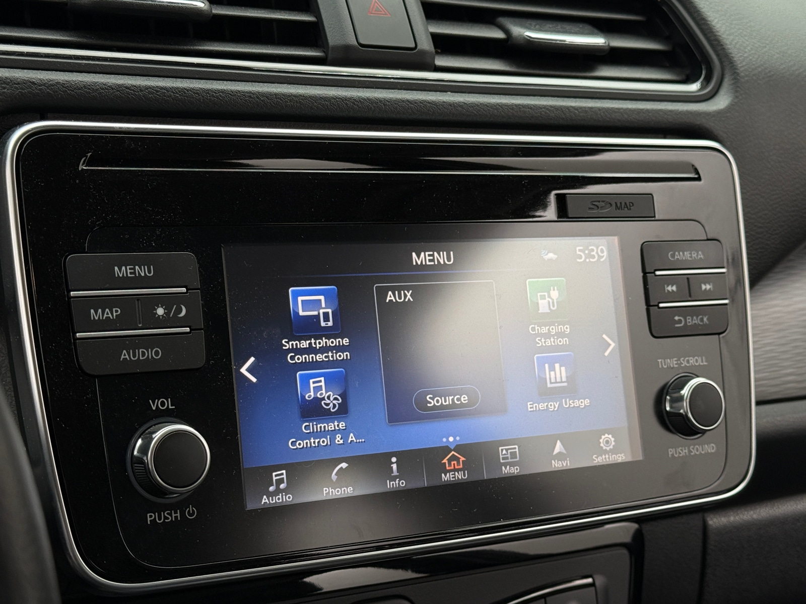 Thumbnail: 2018 Nissan Leaf - 4