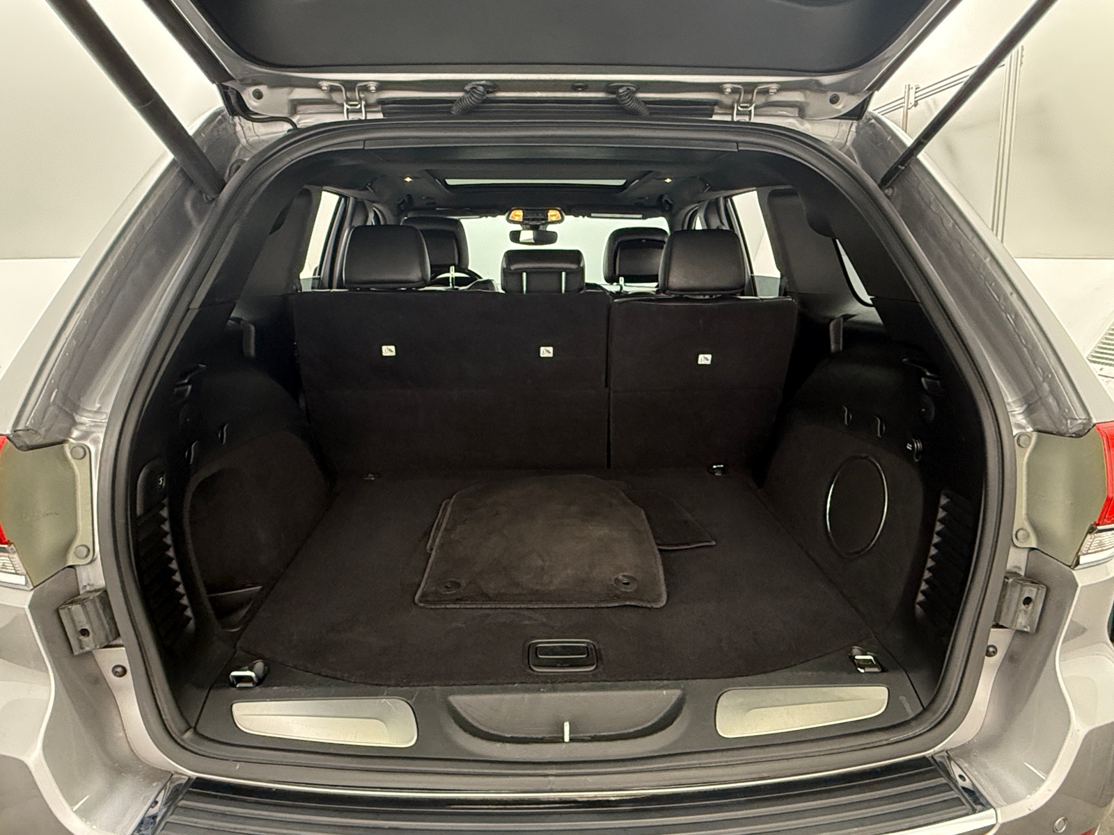 Thumbnail: 2018 Jeep Grand Cherokee - 6