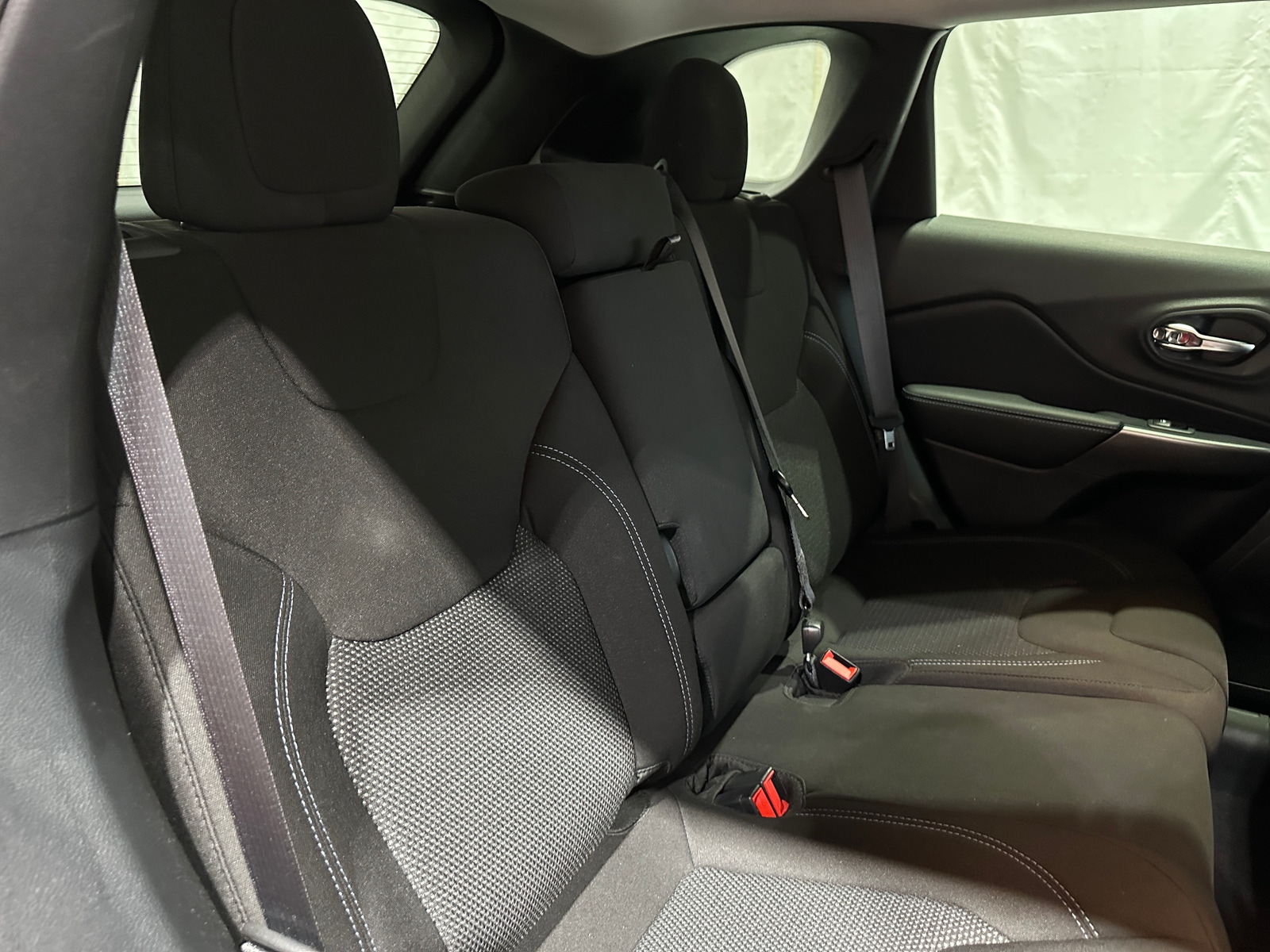 Thumbnail: 2020 Jeep Cherokee - 6