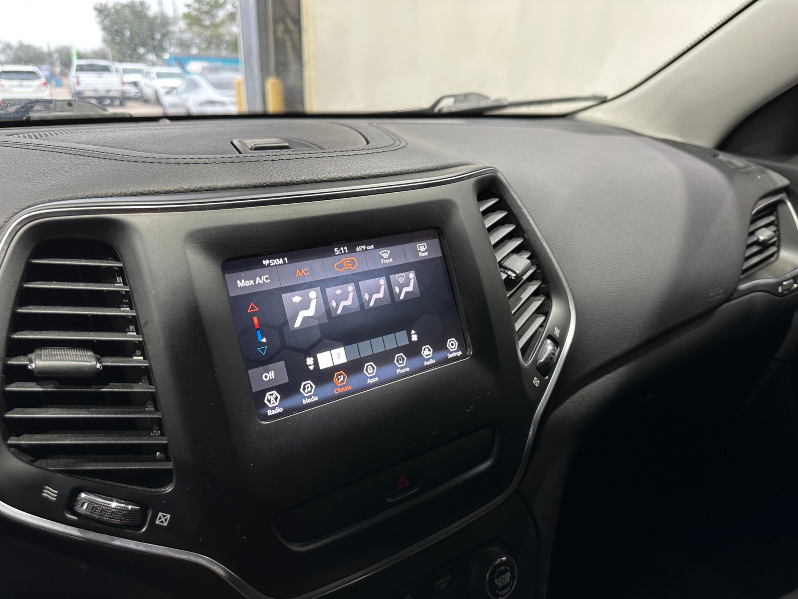 Thumbnail: 2020 Jeep Cherokee - 4