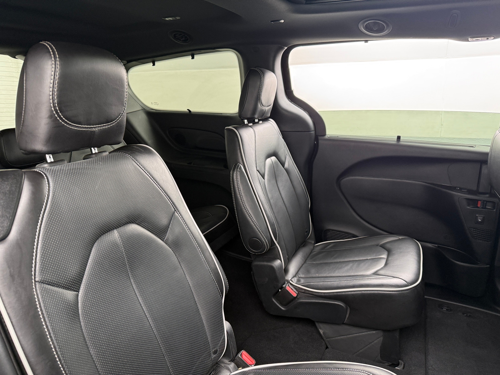 Thumbnail: 2025 Chrysler Pacifica - 5