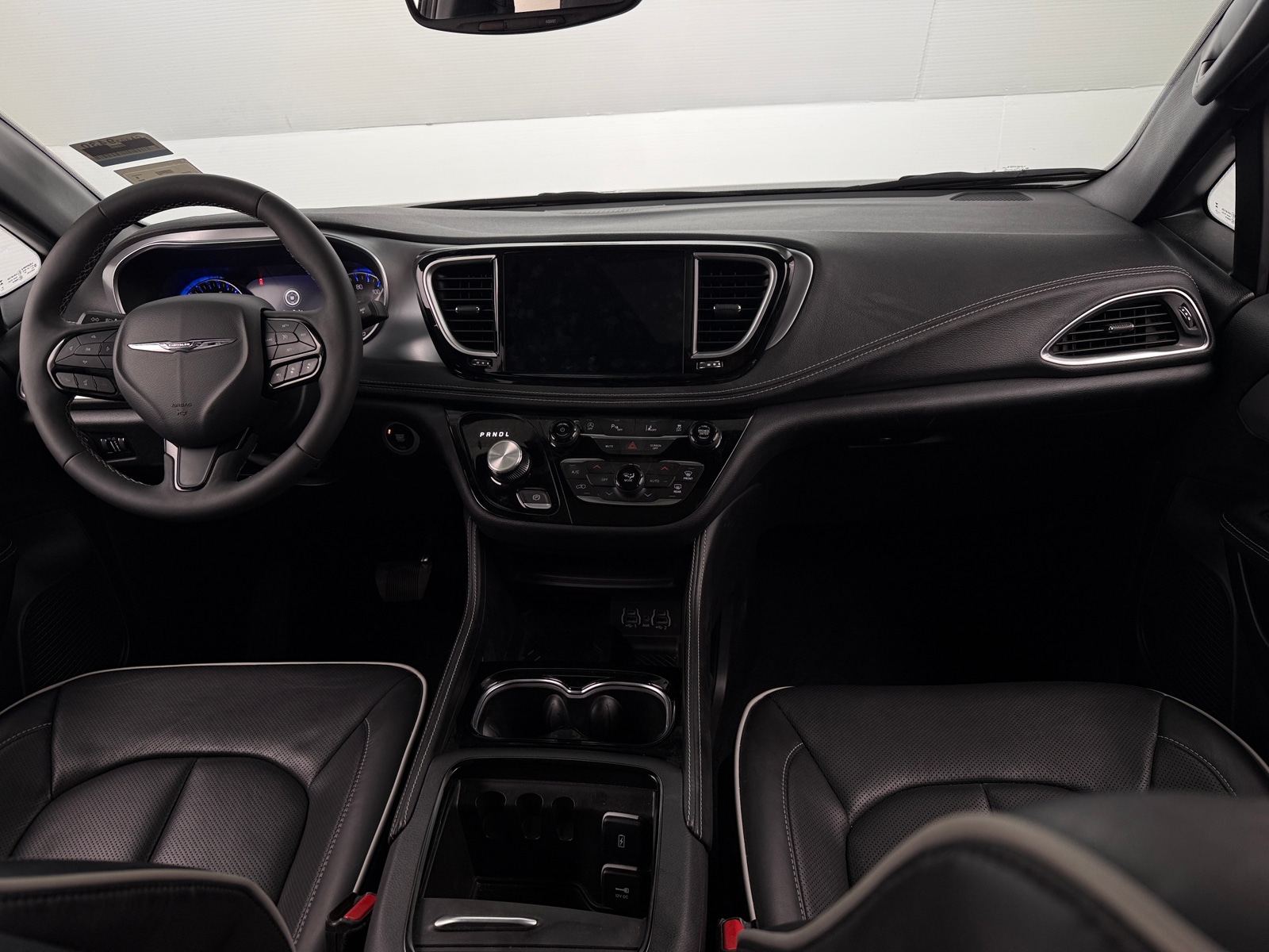 Thumbnail: 2025 Chrysler Pacifica - 2