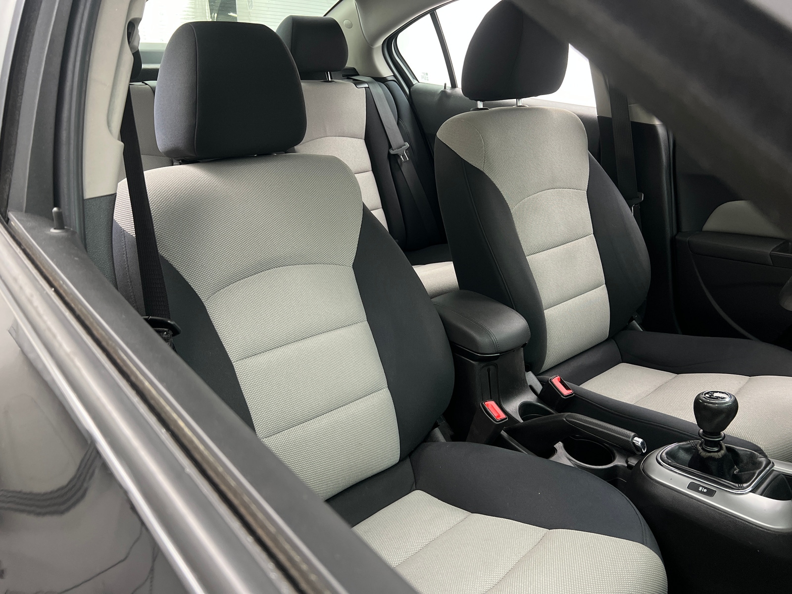 Thumbnail: 2016 Chevrolet Cruze - 2