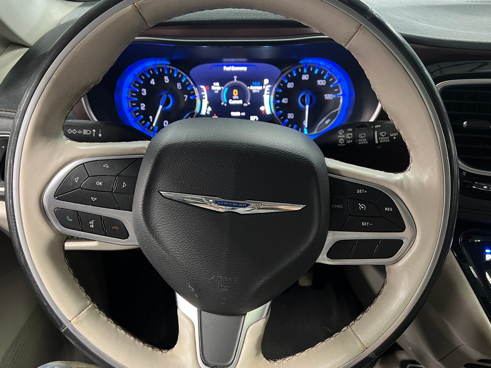 Thumbnail: 2020 Chrysler Pacifica - 4