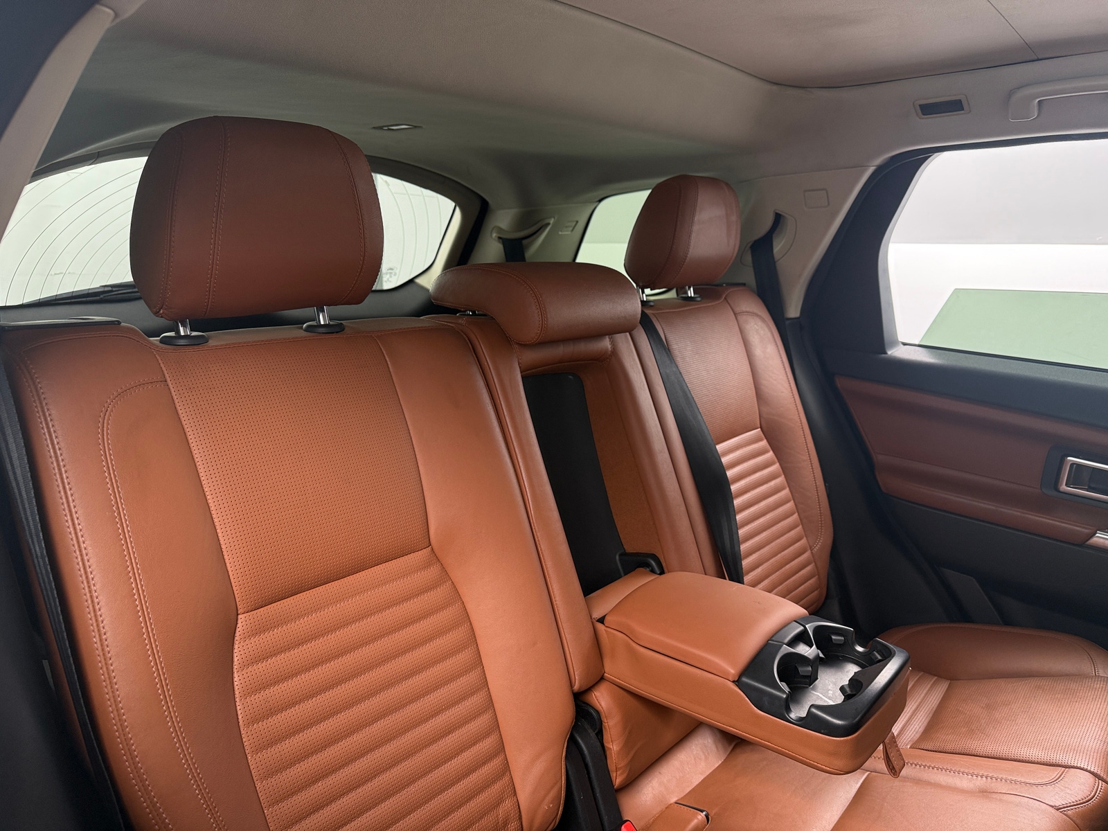 Thumbnail: 2015 Land Rover Discovery Sport - 5