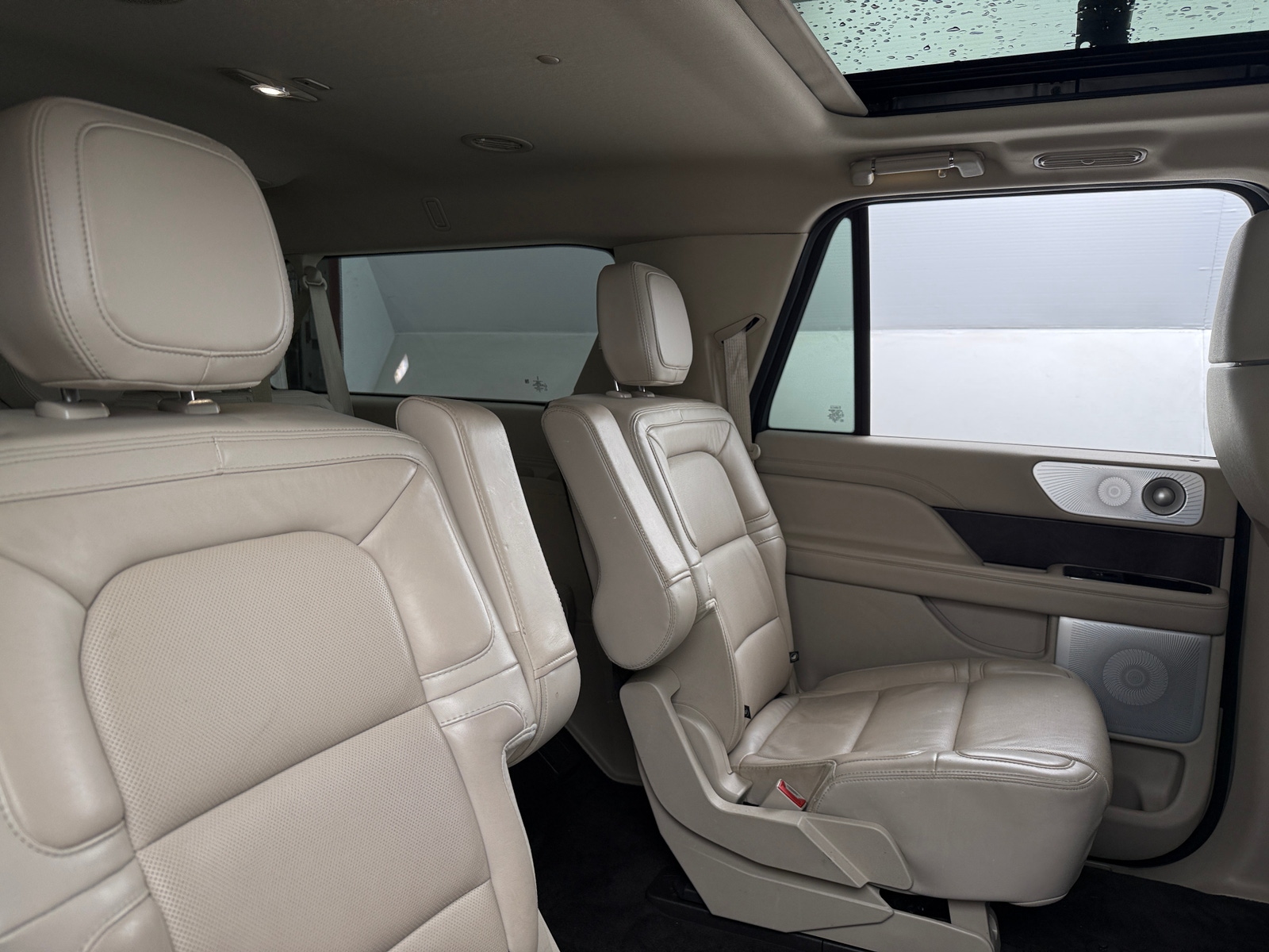 Thumbnail: 2021 Lincoln Navigator L - 5