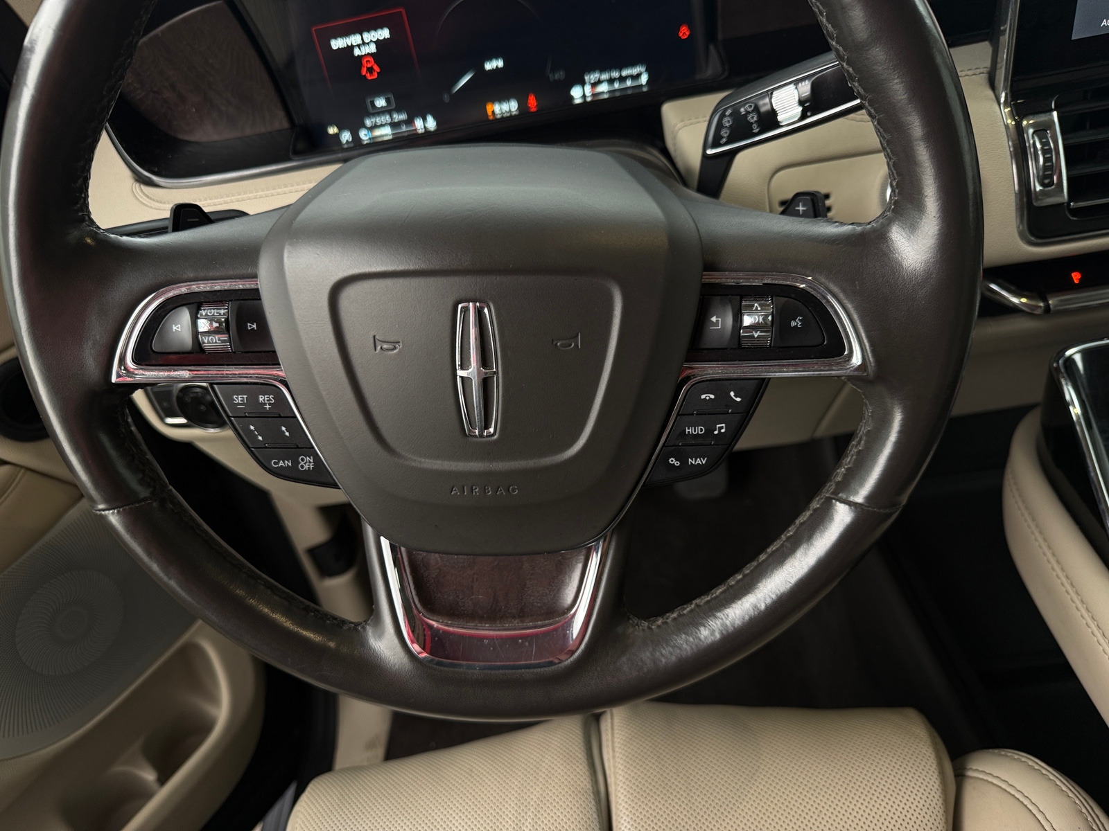 Thumbnail: 2021 Lincoln Navigator L - 4