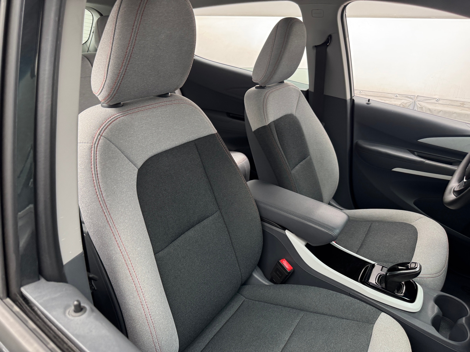 Thumbnail: 2018 Chevrolet Bolt EV - 2