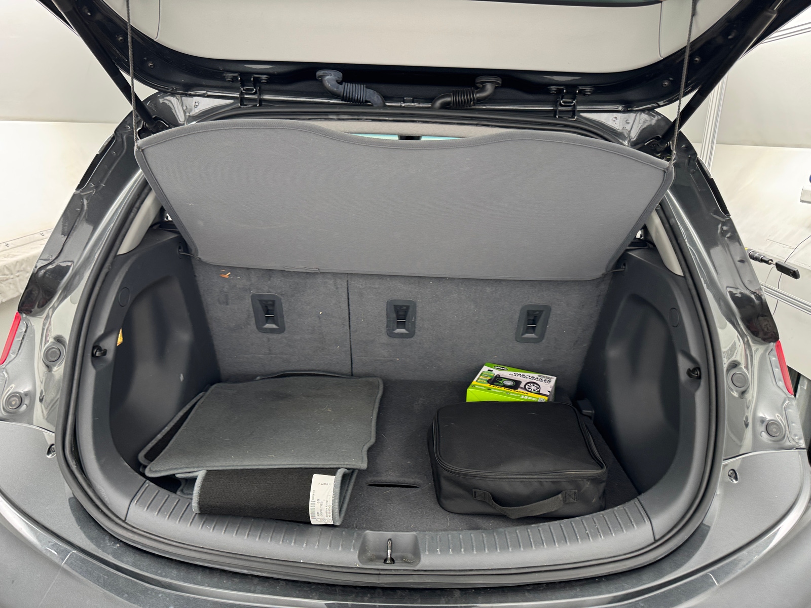 Thumbnail: 2018 Chevrolet Bolt EV - 7