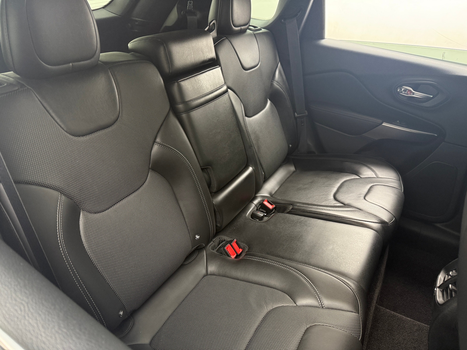 Thumbnail: 2019 Jeep Cherokee - 5