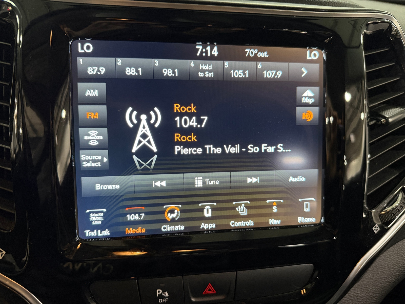 Thumbnail: 2019 Jeep Cherokee - 3