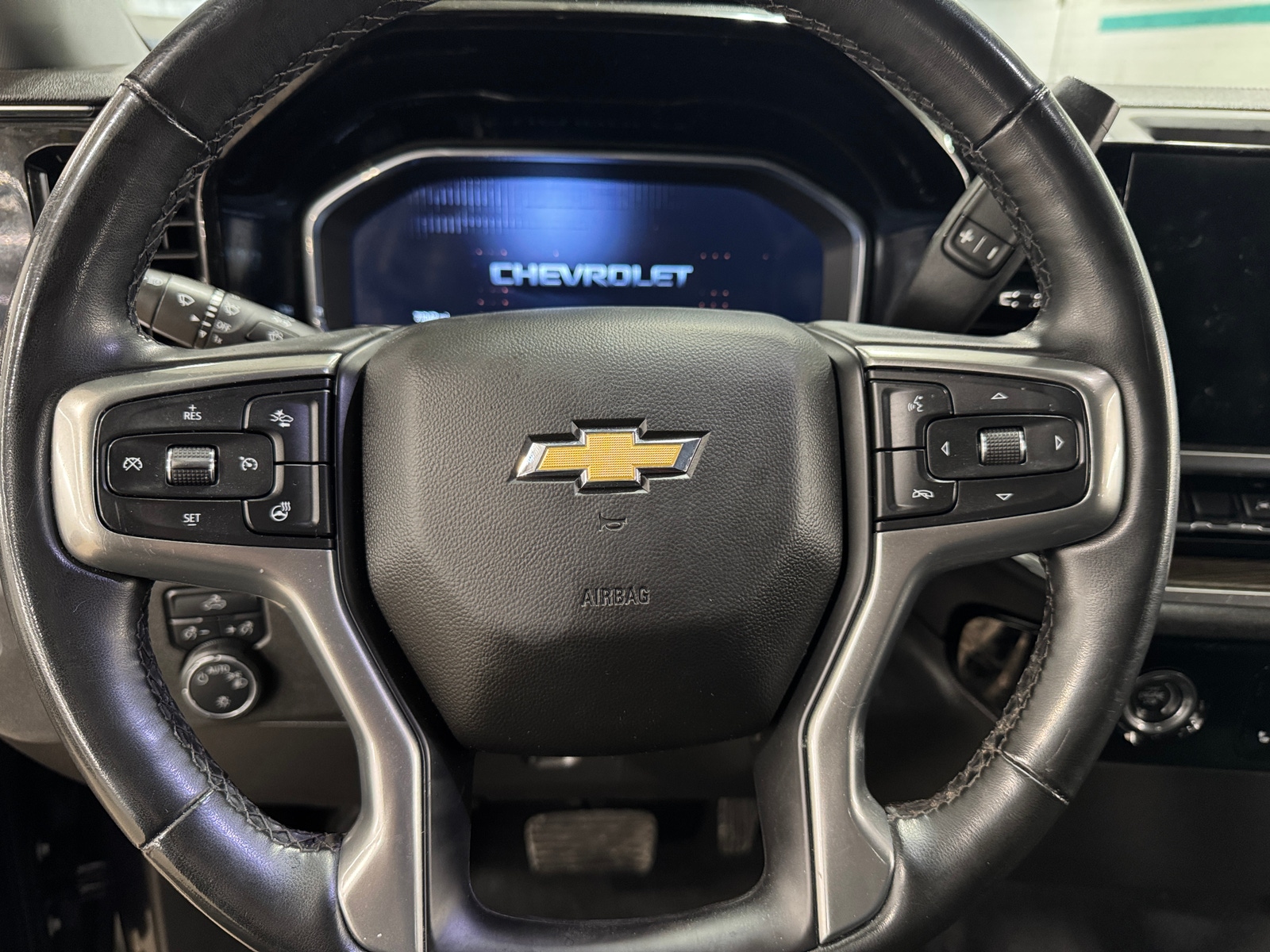 Thumbnail: 2023 Chevrolet Silverado 1500 - 5