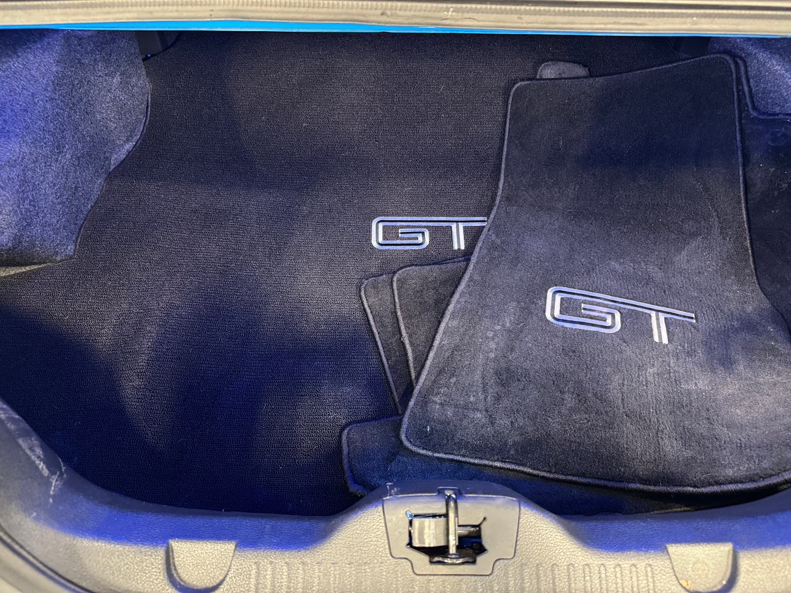 Thumbnail: 2010 Ford Mustang - 4