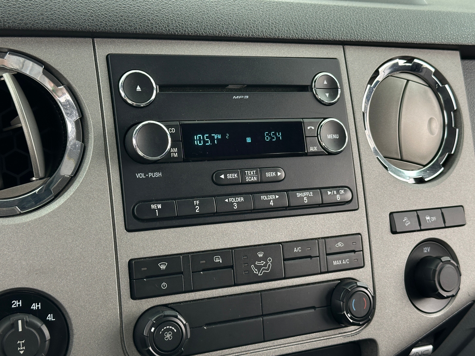 Thumbnail: 2016 Ford Econoline - 4