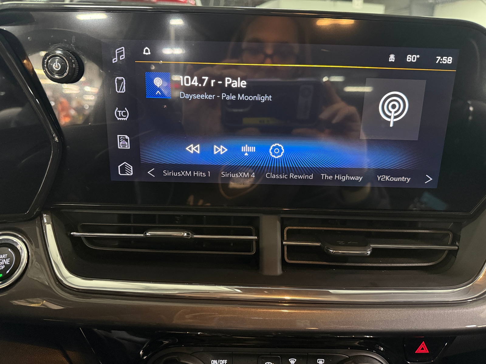 Thumbnail: 2025 Chevrolet Trax - 3