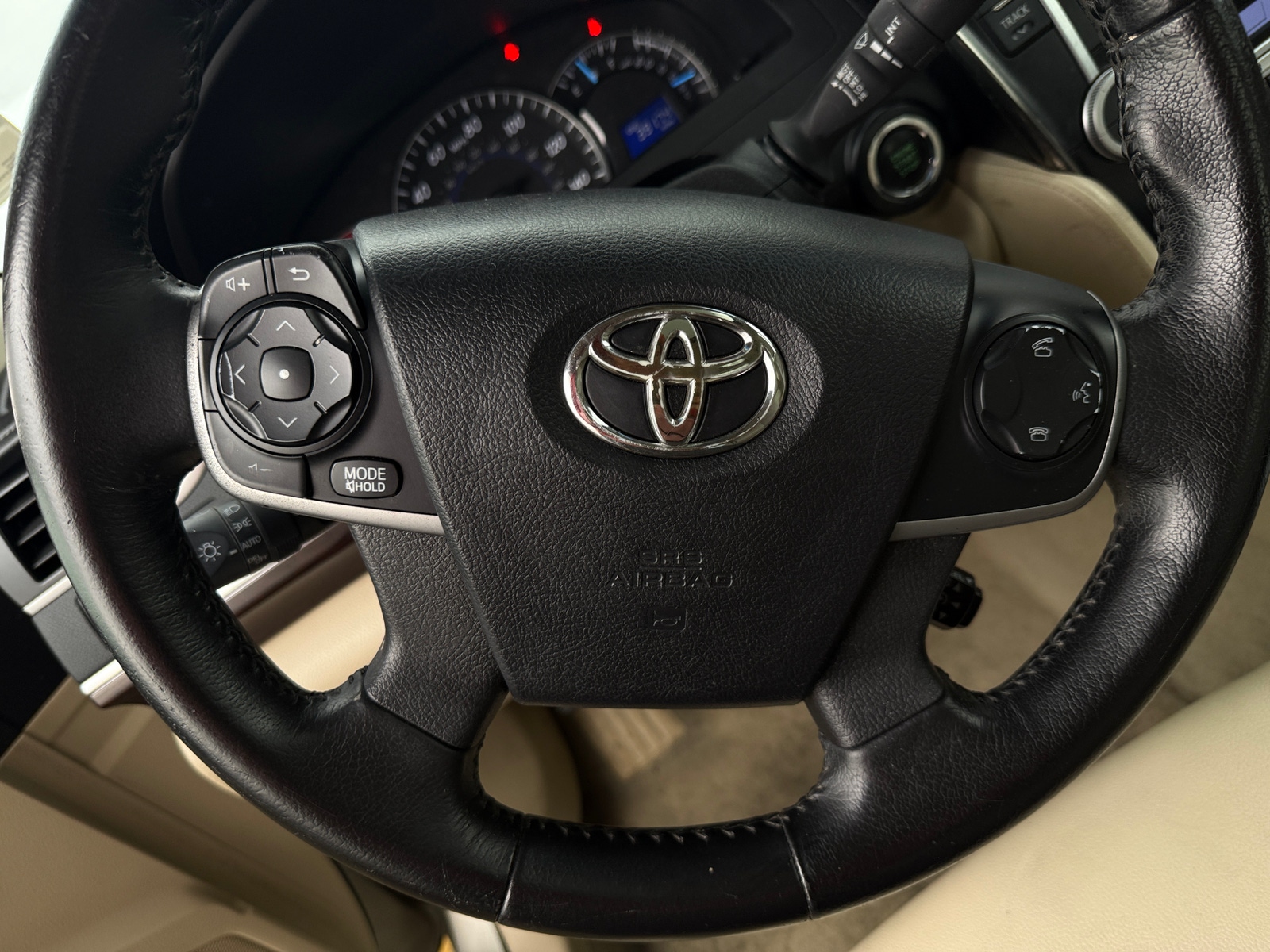 Thumbnail: 2014 Toyota Camry - 4
