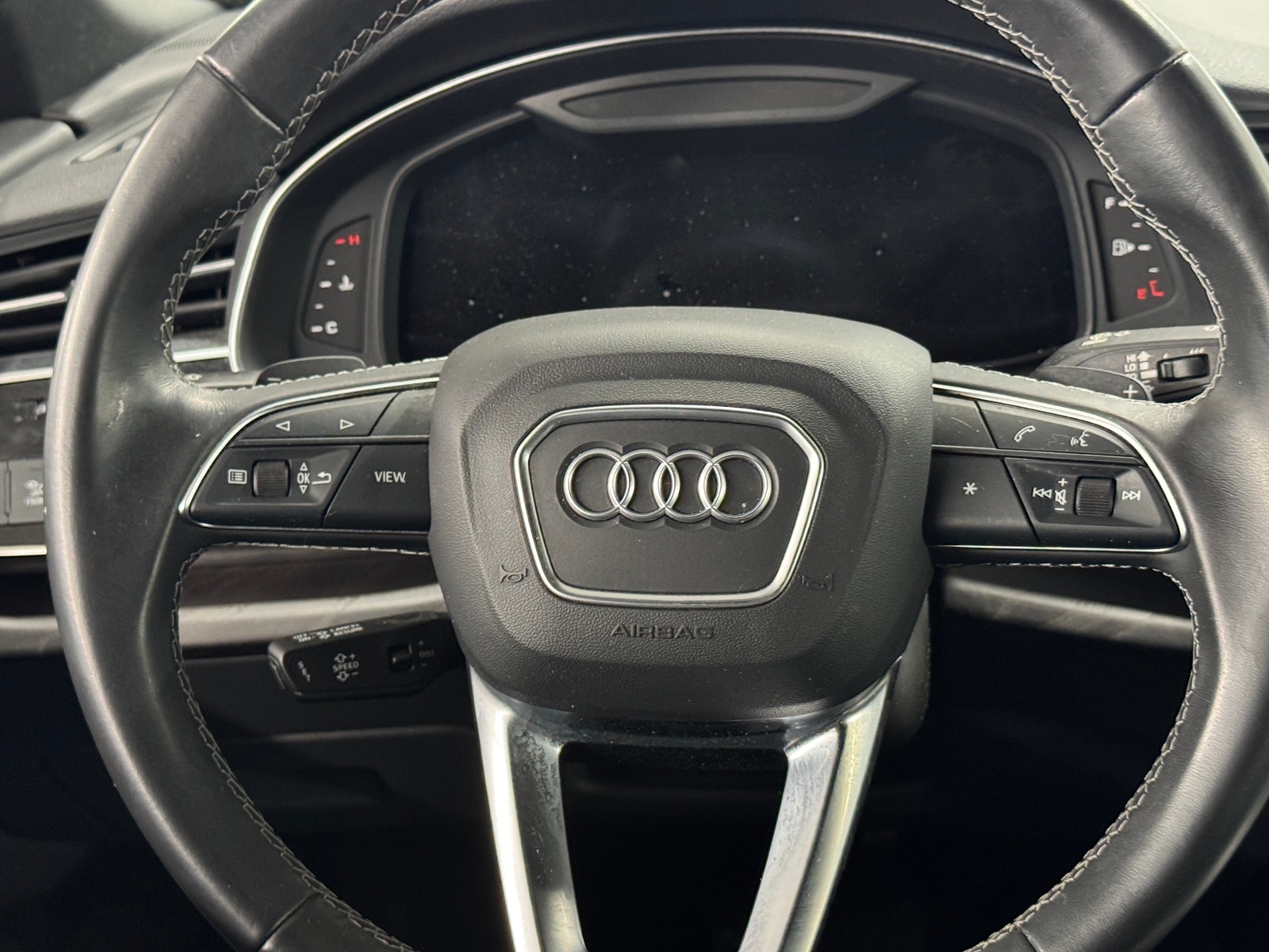 Thumbnail: 2021 Audi Q8 - 4