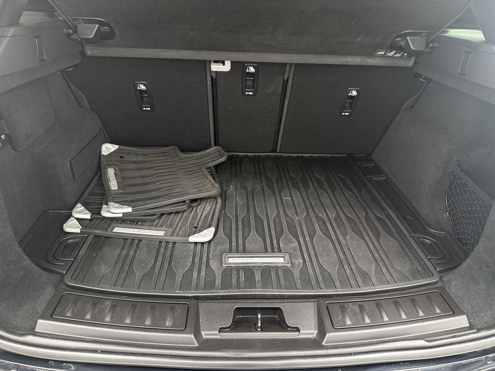 Thumbnail: 2020 Land Rover Range Rover Evoque - 6