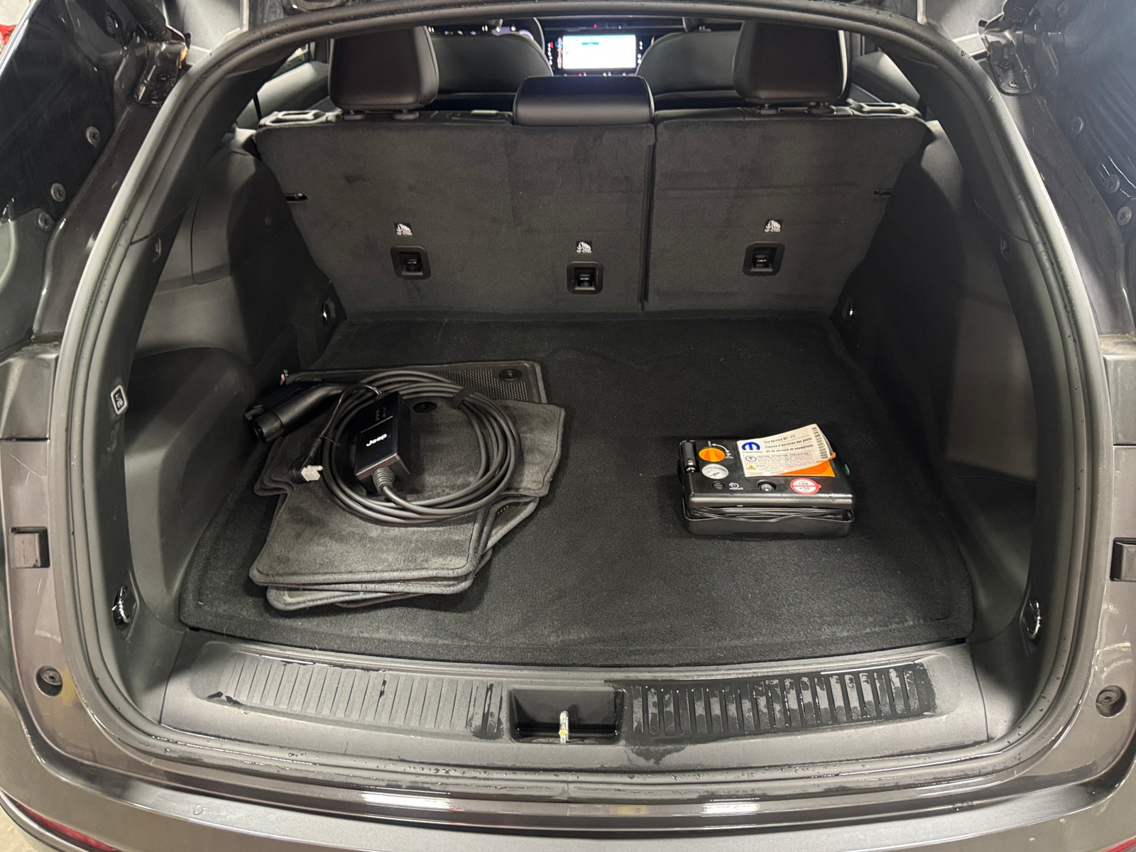 Thumbnail: 2024 Jeep Wagoneer S - 6