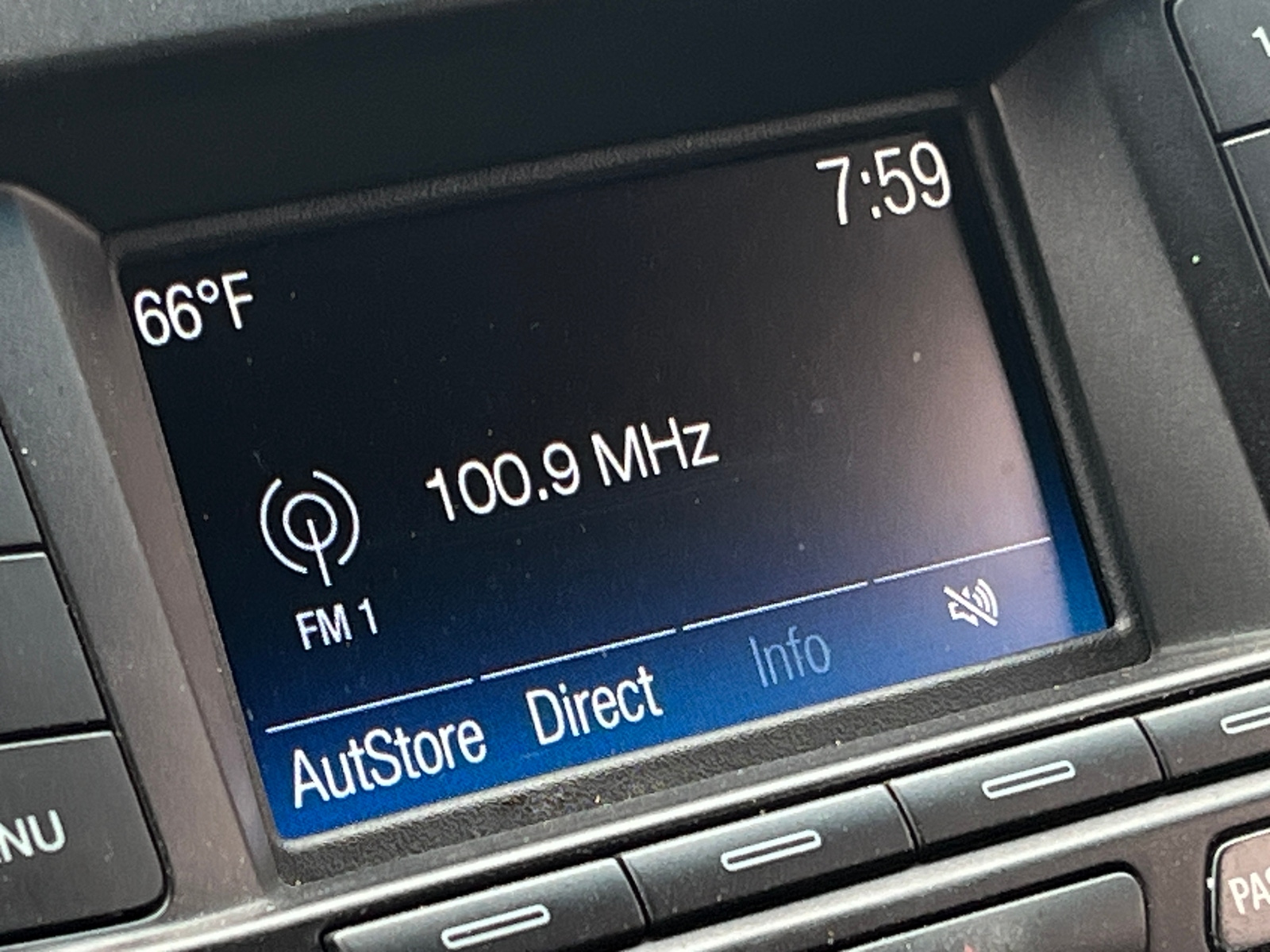 Thumbnail: 2017 Ford Explorer - 4