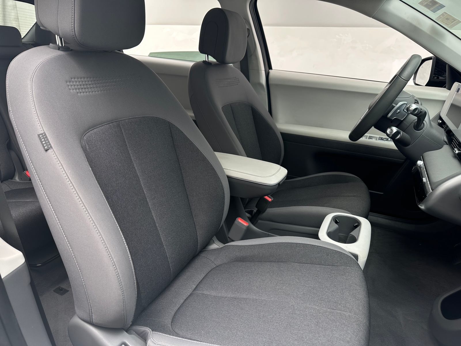 Thumbnail: 2022 Hyundai Ioniq 5 - 2