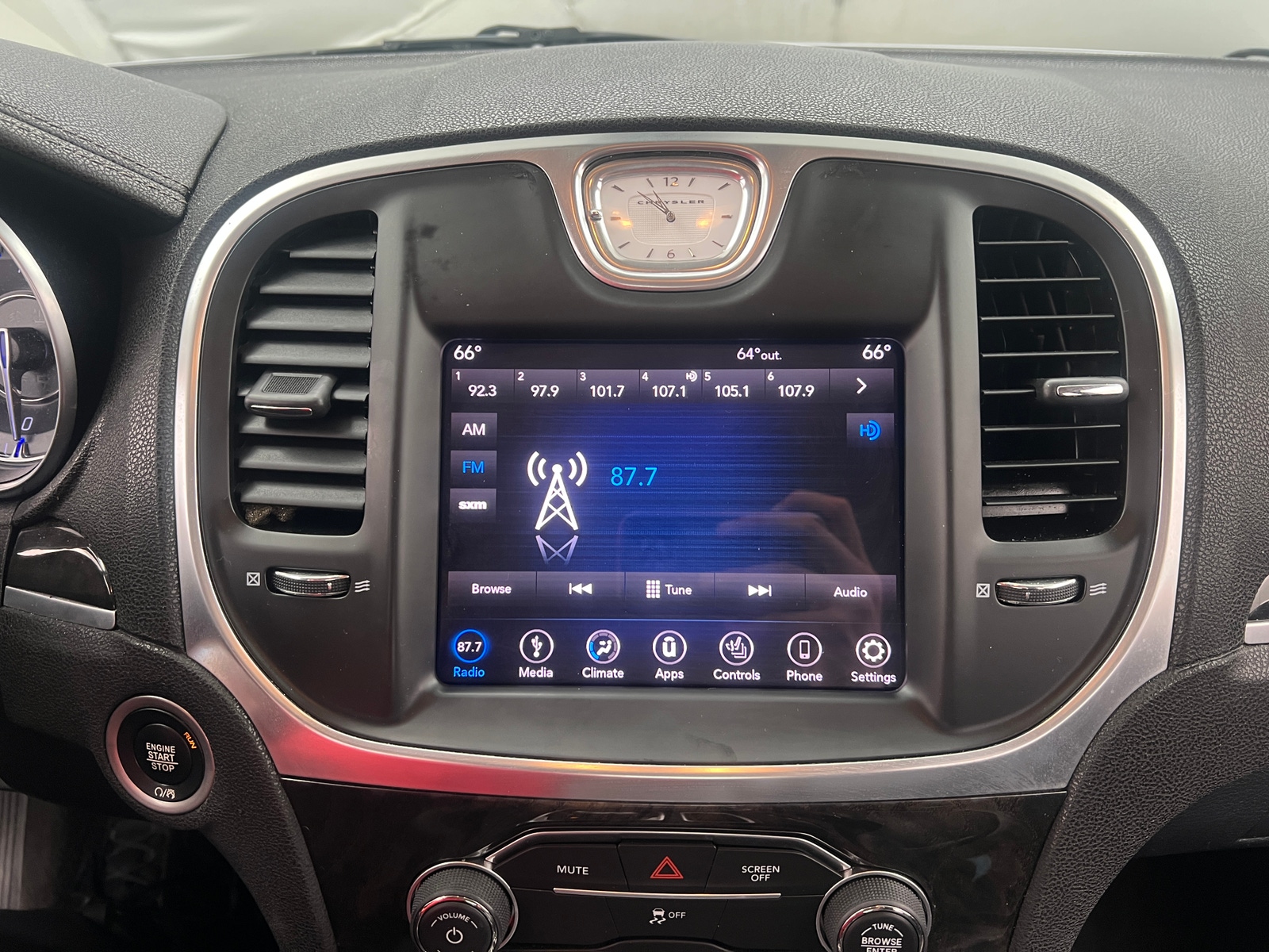 Thumbnail: 2018 Chrysler 300 - 3