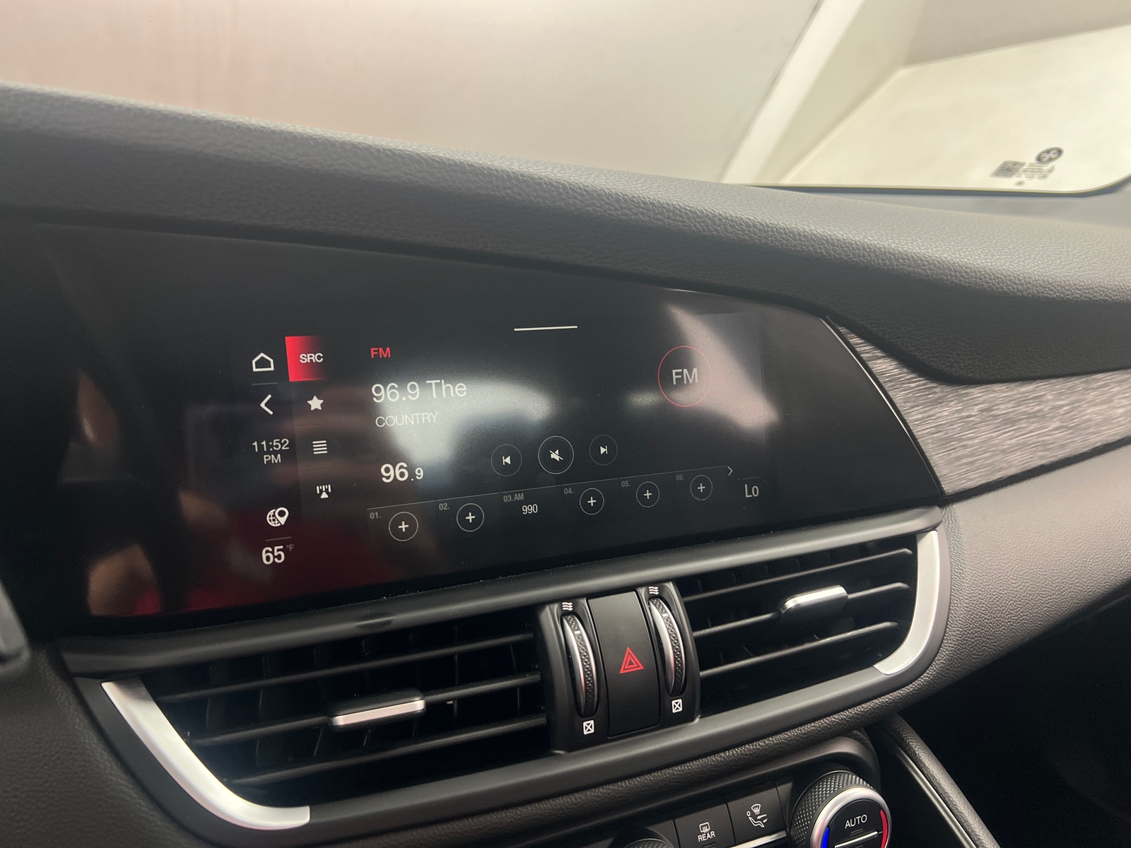 Thumbnail: 2020 Alfa Romeo Giulia - 3