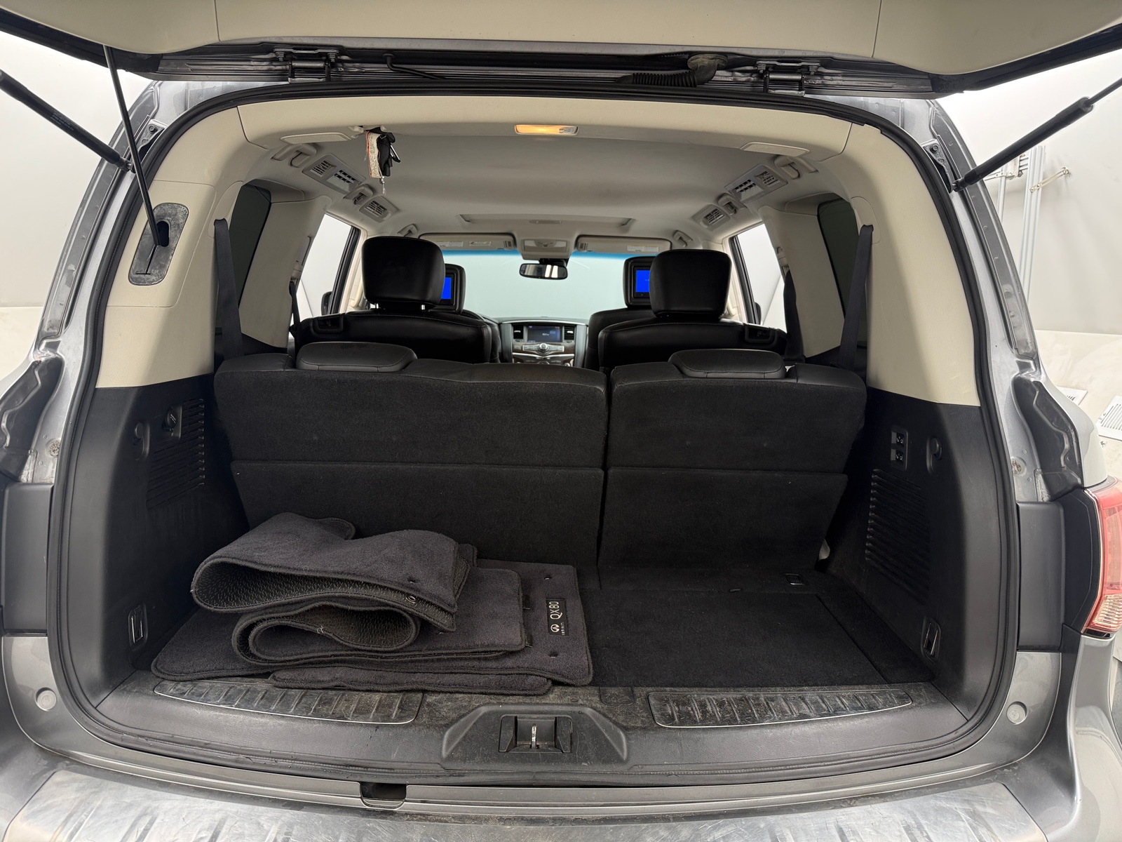 Thumbnail: 2017 INFINITI QX80 - 6