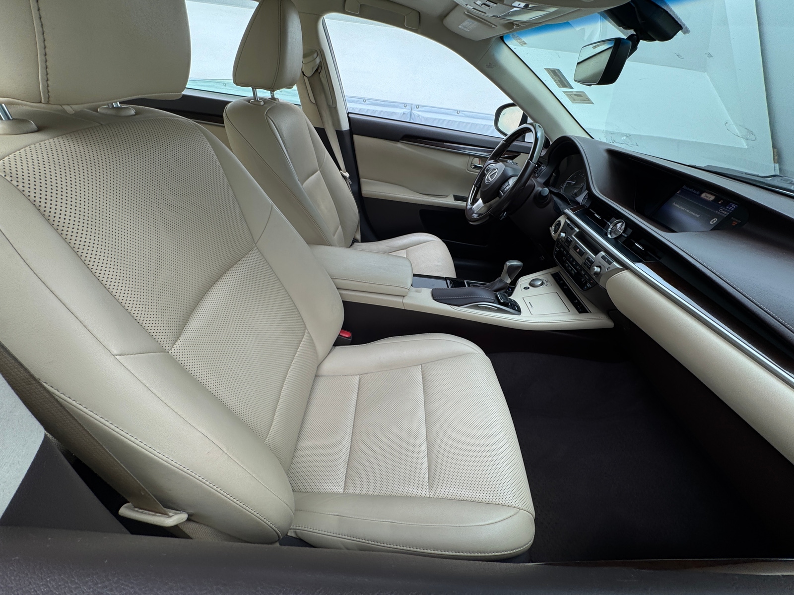 Thumbnail: 2016 Lexus ES - 2