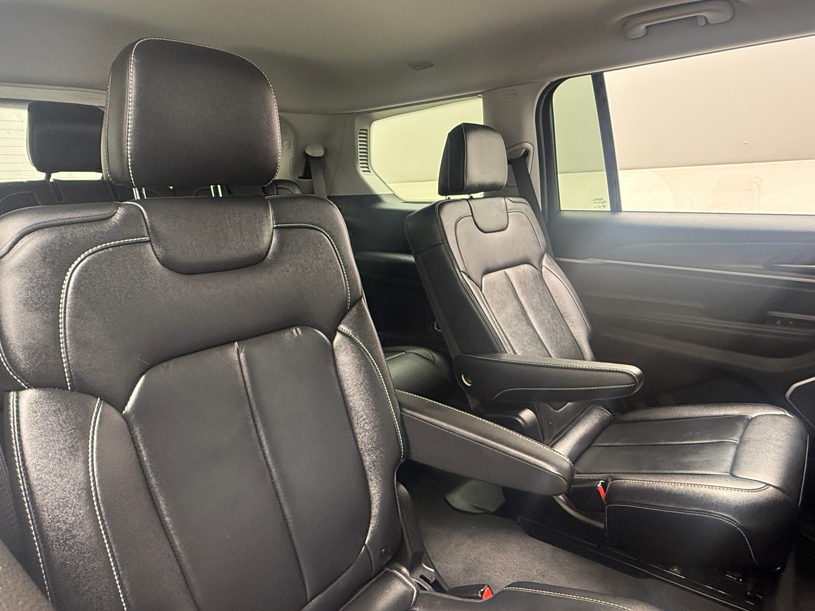 Thumbnail: 2022 Jeep Grand Cherokee L - 5